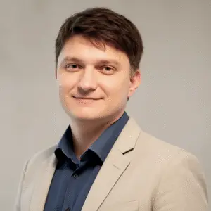 szkolenia z obsługi klienta, Błażej Olżewski